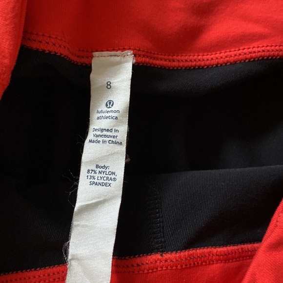 GUC Lululemon crop leggings with zipper openings - Picture 5 of 6